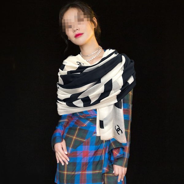 ブランドマフラー正面デザイン